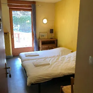 https://royal-513.hotels-rhonealpes.com